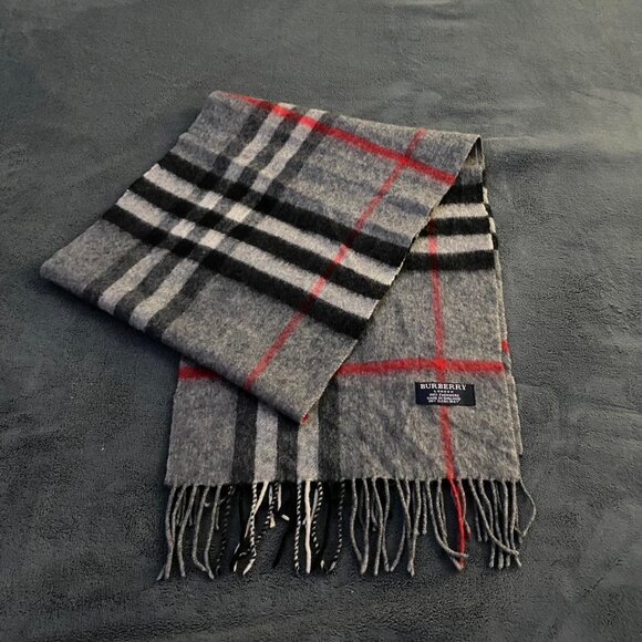 BURBERRY scarf 100% authentic gray check London cashmere pre owned - Picture 1 of 8